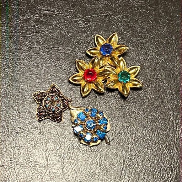 None Jewelry - Vintage brooches  